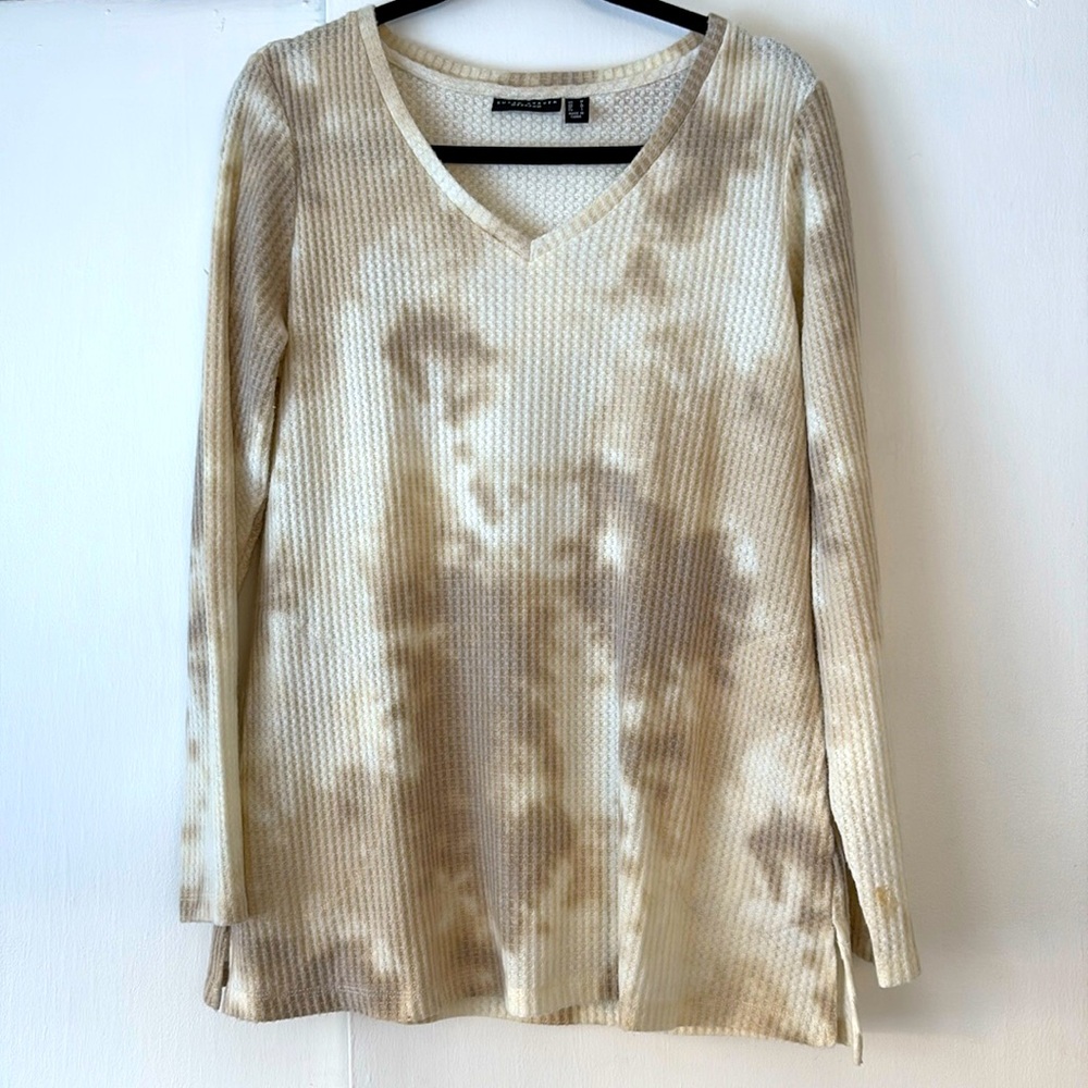 Susan Graver tan v neck Sweater. Size medium
